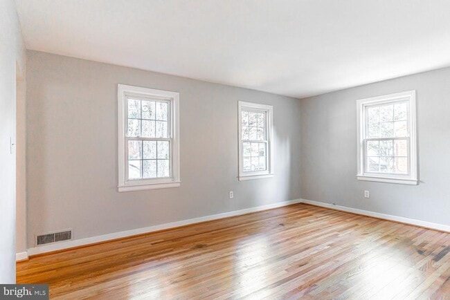 Building Photo - 2759 W George Mason Rd