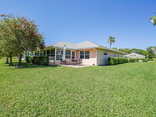 Building Photo - 105 Grove Island Cir