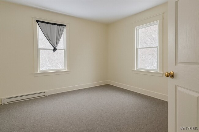 Building Photo - 64 Montrose Ave