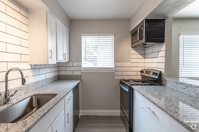 1Br, 1 BA - 589 SF - MAGNOLIA ON 16TH