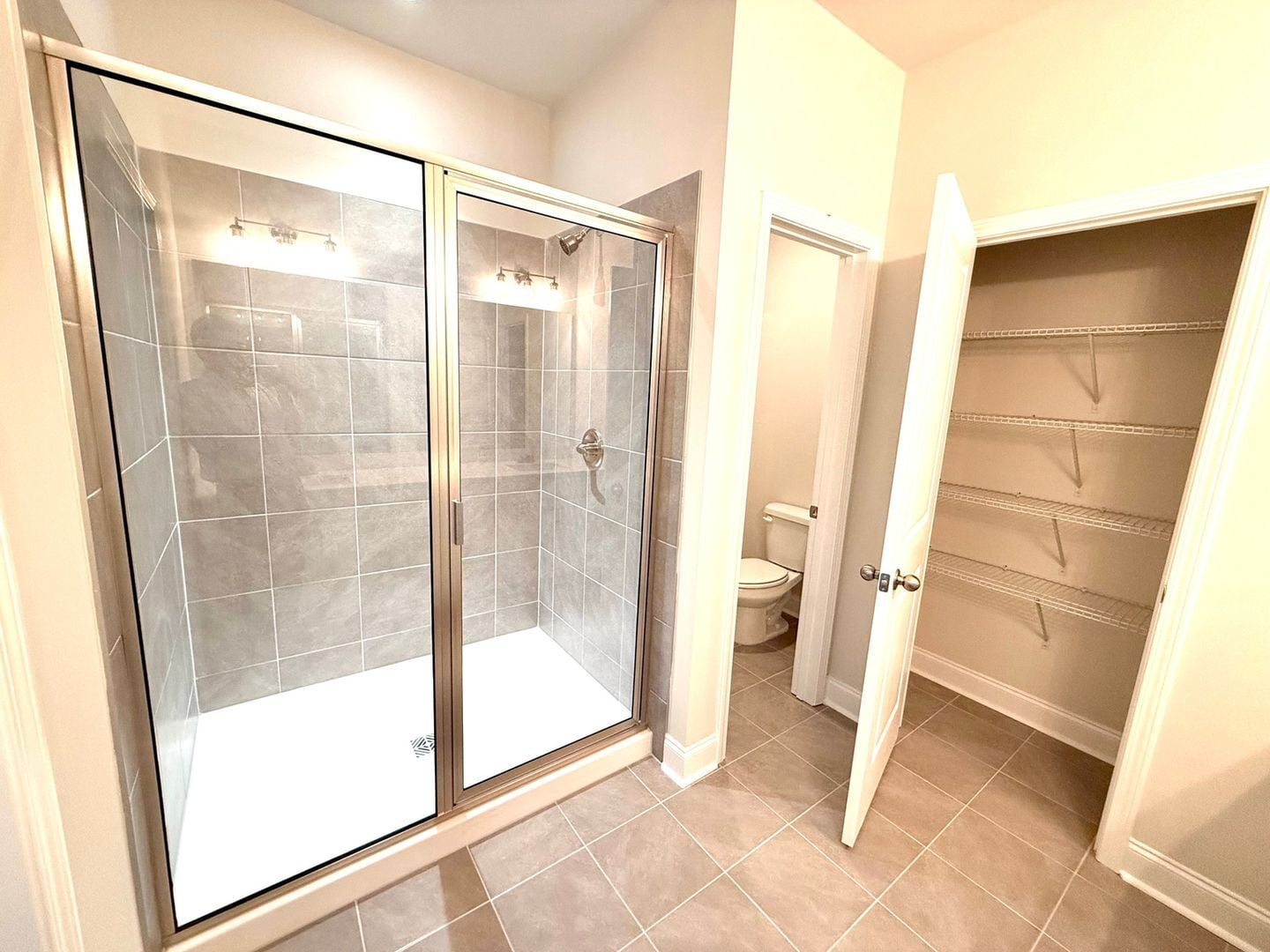 Building Photo - 1278 Ainsworth Alley