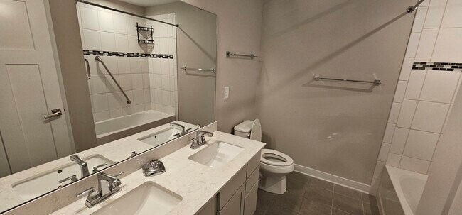 Building Photo - 12631 ES Draper Dr