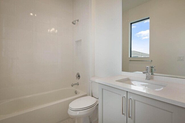 Building Photo - 17062 Watersprite Lakes Rd