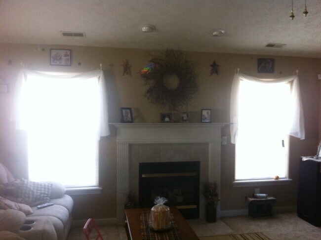 Building Photo - 3225 Bunting Ln