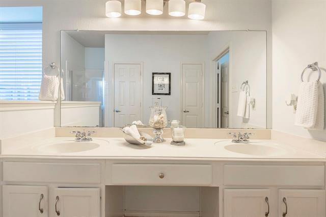 Building Photo - 9728 Hedge Bell Dr