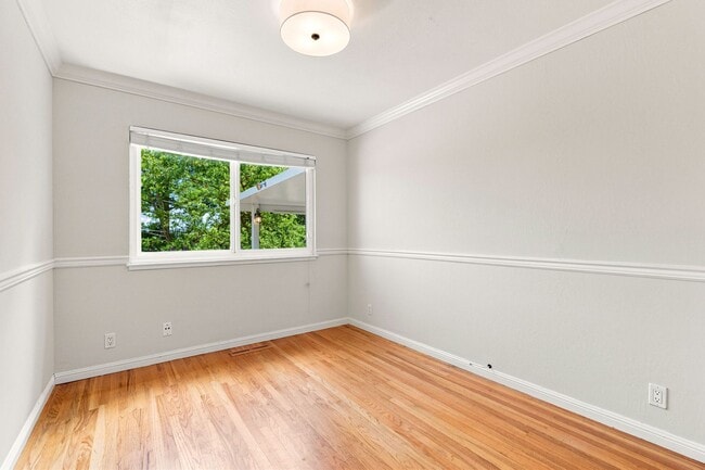 Building Photo - Spacious 4-bedroom 2-Bath in Desirable Area in Walnut Creek!