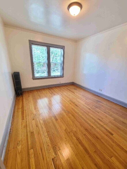 Building Photo - 834 N Massasoit Ave