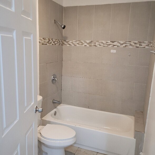 Building Photo - 6751 S Clyde Ave