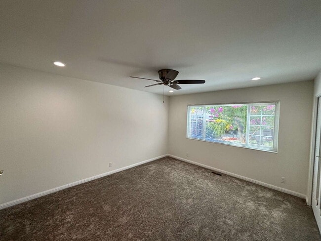 Building Photo - 475 Monti Cir