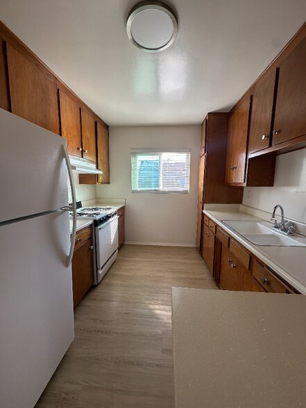 Building Photo - 4350 Troost Ave