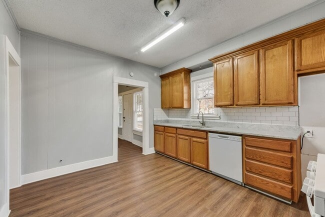 Building Photo - 432 N Denton St