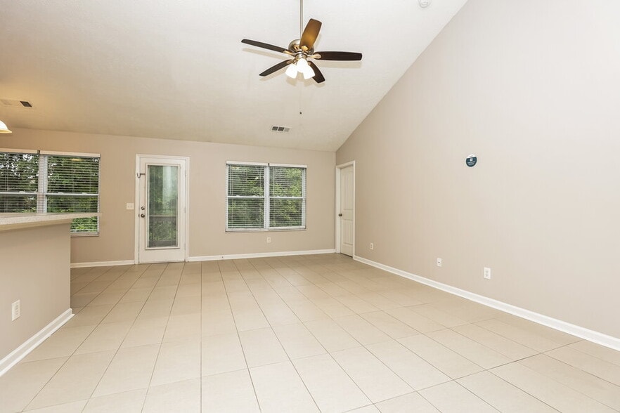 Building Photo - 1560 Rockglade Run