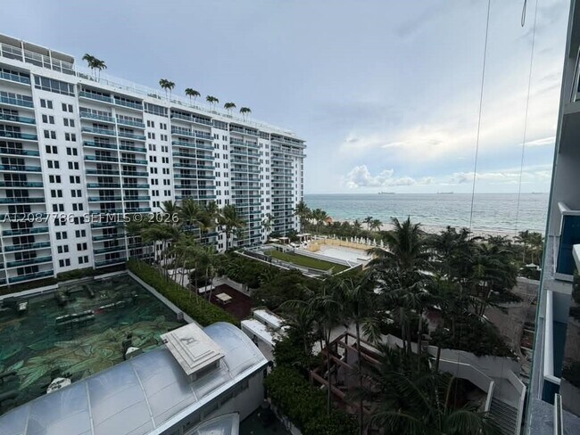 Building Photo - 2301 Collins Ave