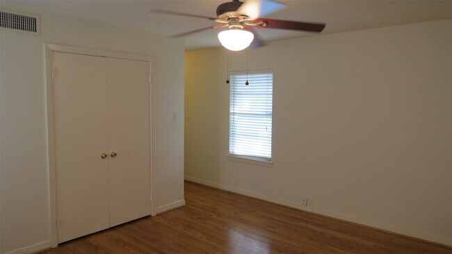 Building Photo - 2814 Chiswell St