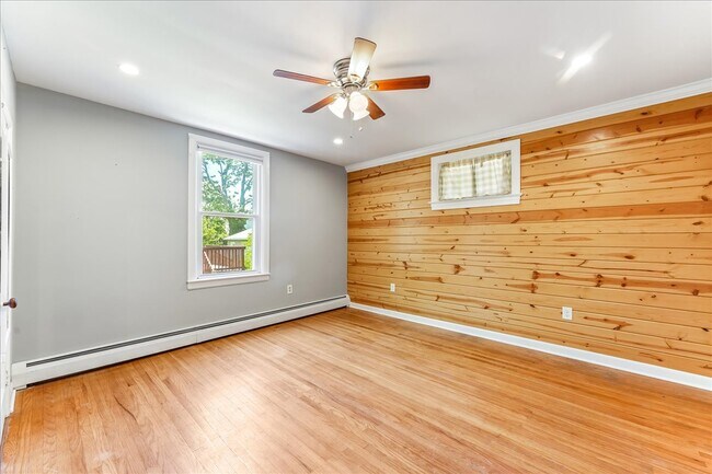 Master Bedroom - 909 10th Ave