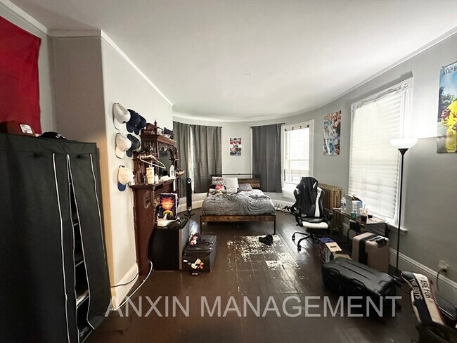 Building Photo - 71 Gardner St