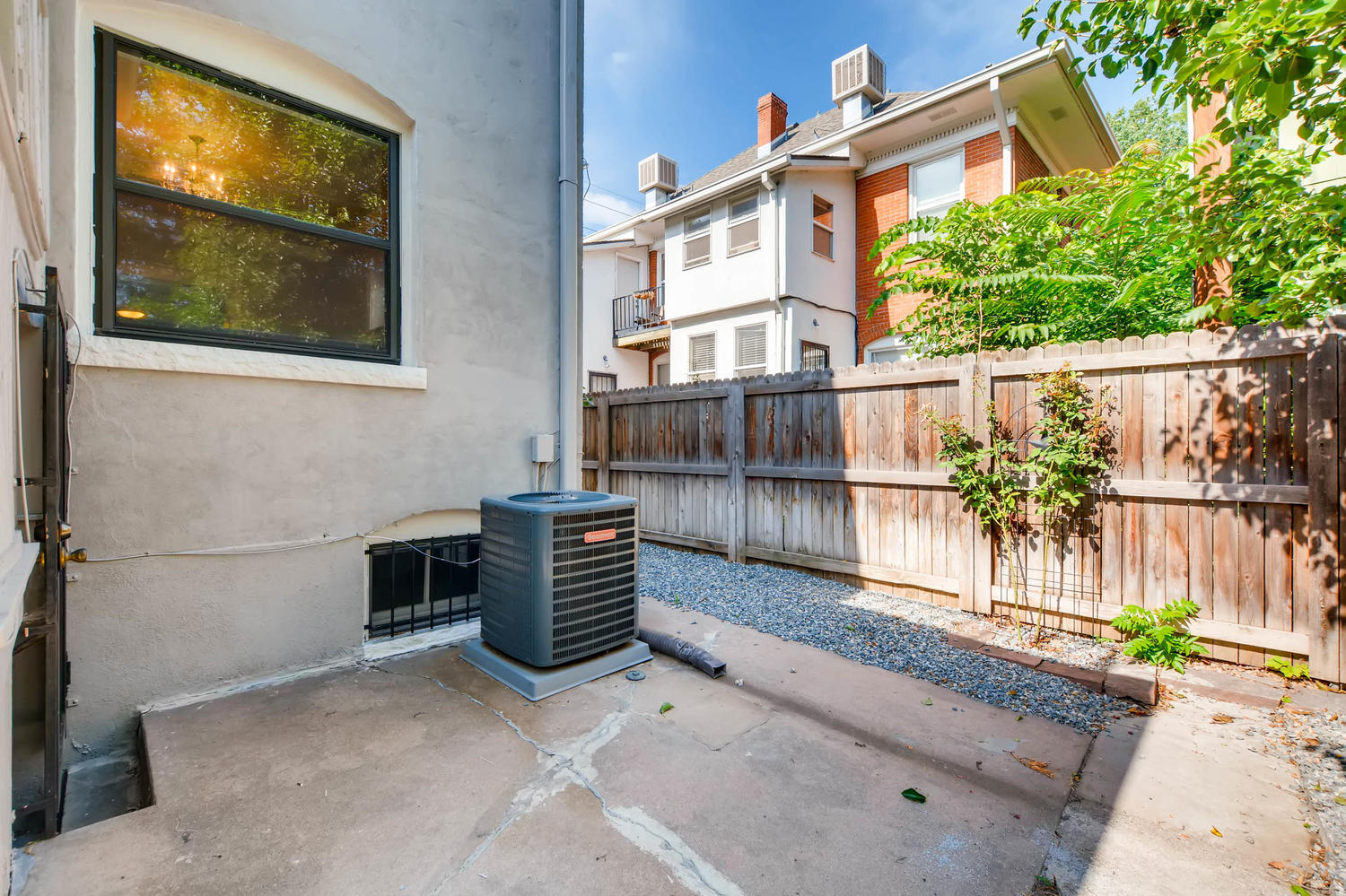 Building Photo - 1811 E 23rd Ave