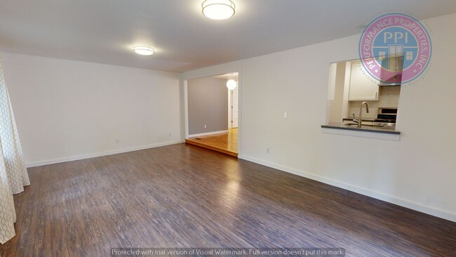 Building Photo - Lake Oswego - Single Level Ranch, Newly Up...