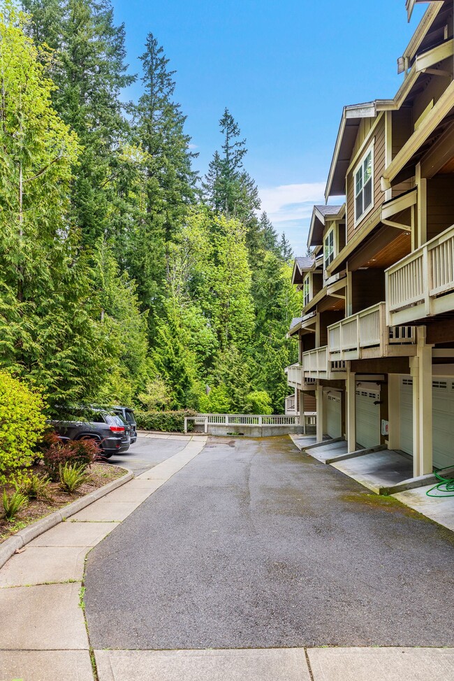 Building Photo - 2070 NW Talus Dr