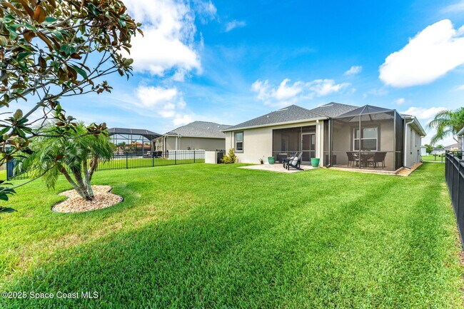 Building Photo - 5724 Trieda Dr
