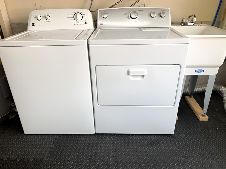 Washer, Dryer, Laundry sink - 315 Ronceverte Ave