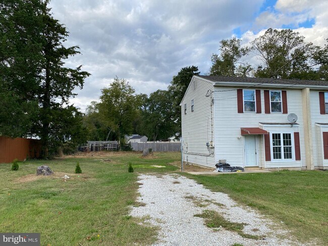 Building Photo - 566 Pleasant Dr