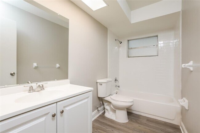 Building Photo - 200 Odham Dr