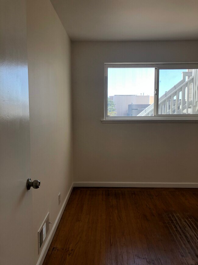 Building Photo - 2233 Taraval St