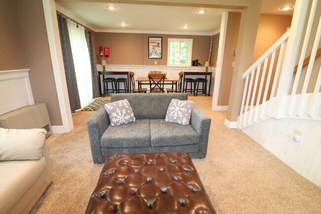 Building Photo - 32 Attitash Loop