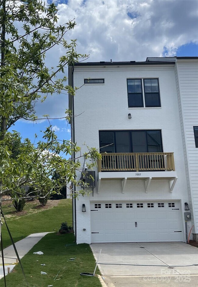 Building Photo - 5005 Layman Dr