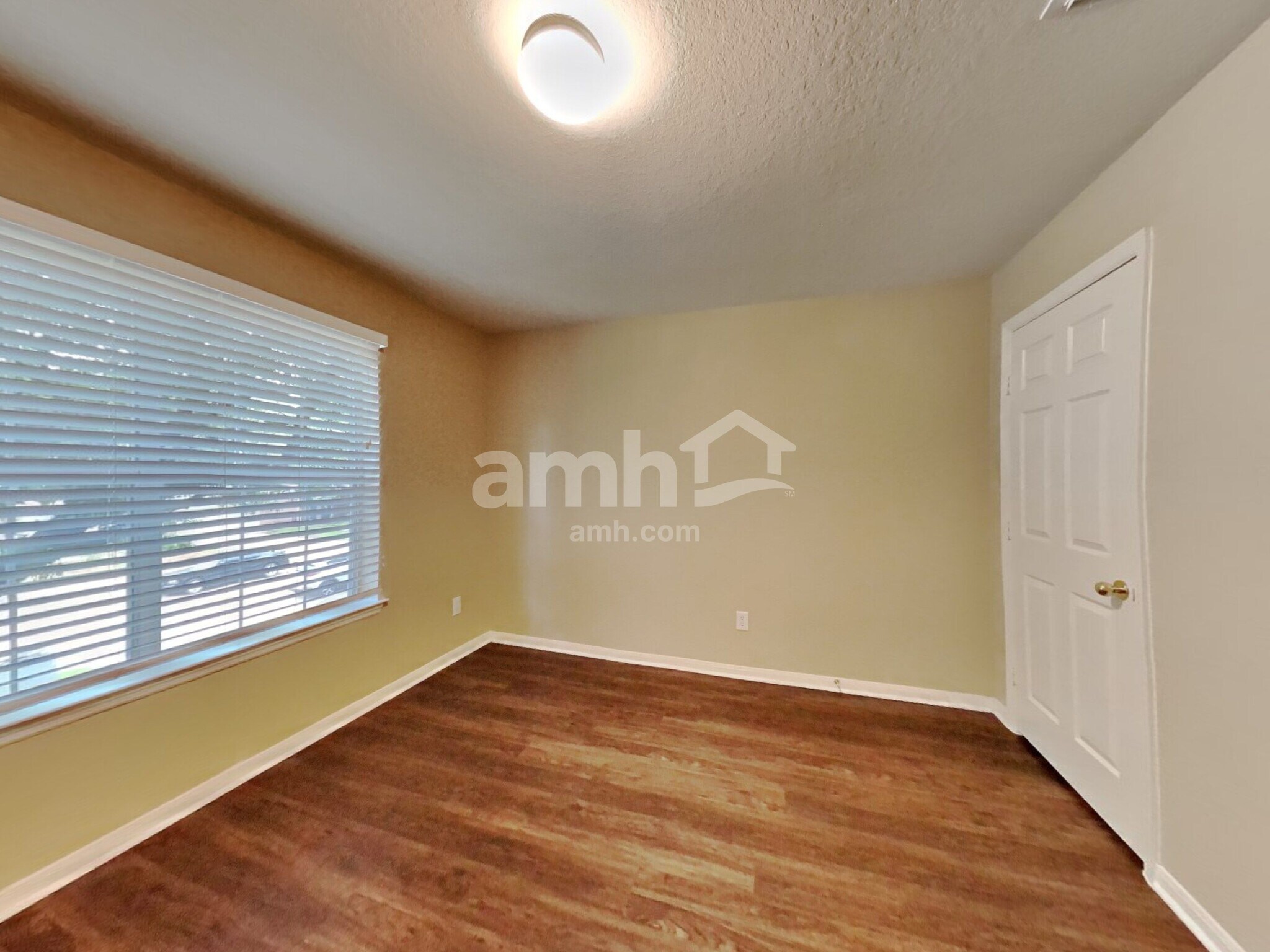 Building Photo - 1627 Buckingham Dr