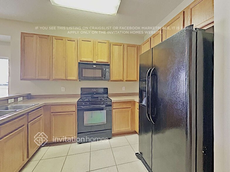 Building Photo - 8211 Crescent Moon Dr