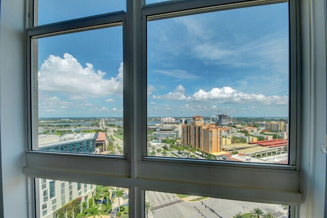 Building Photo - 550 Okeechobee Blvd