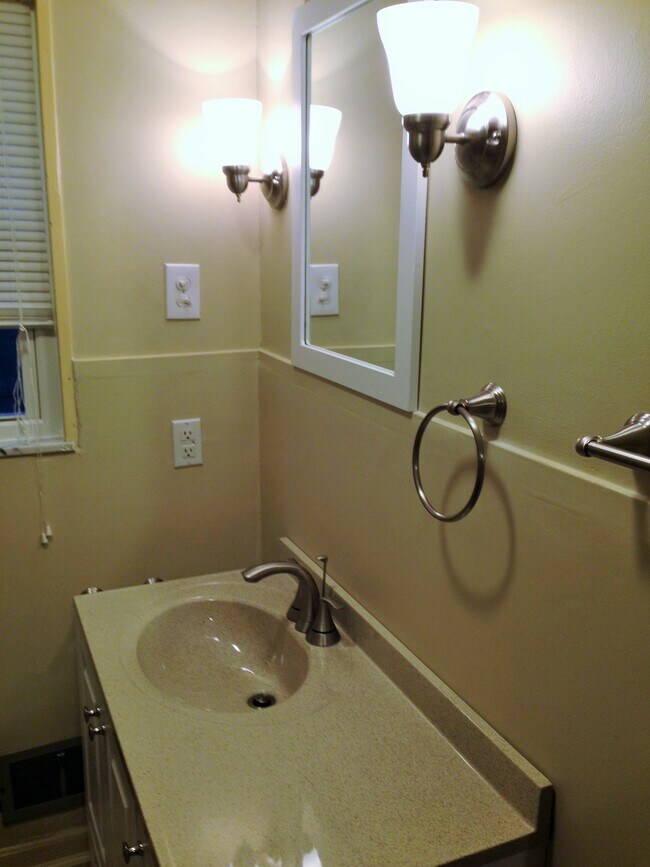 Building Photo - 435 Eureka St