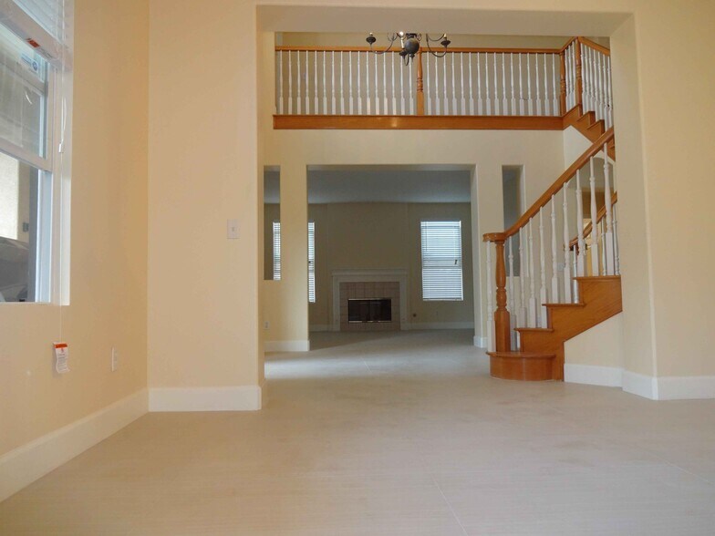 Building Photo - 936 McCall Cir