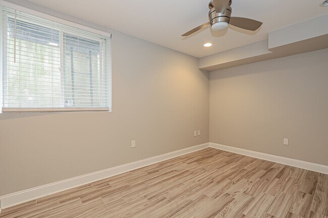 Building Photo - 1400 S 24th St