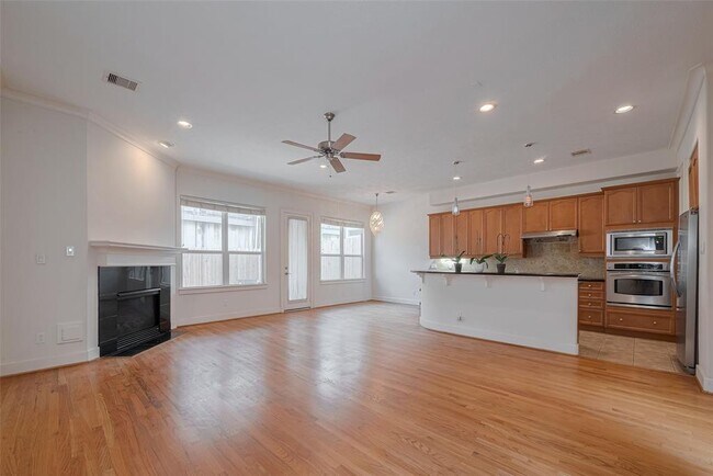 Building Photo - 5338 Fayette St