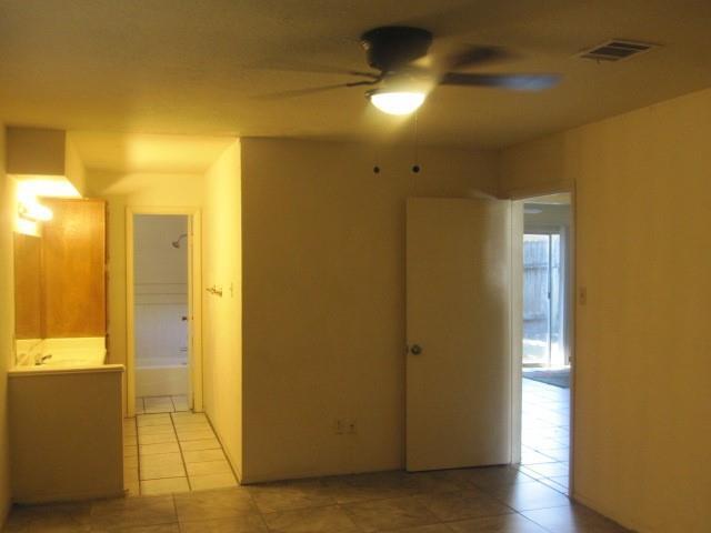 Building Photo - 10826 Sugar Hill Dr