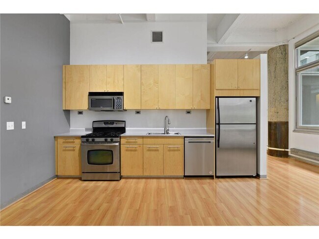 Building Photo - 700 N Washington Ave