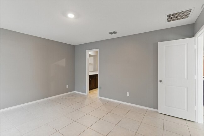Building Photo - 341 Dry Cyn Wy