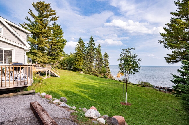 Building Photo - 278 Scenic Dr FURNISHED 4 BR On Lk