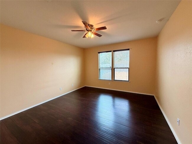 Building Photo - 1112 Strickling Dr