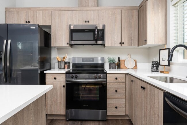 Building Photo - 2806 E Alluvial Ave