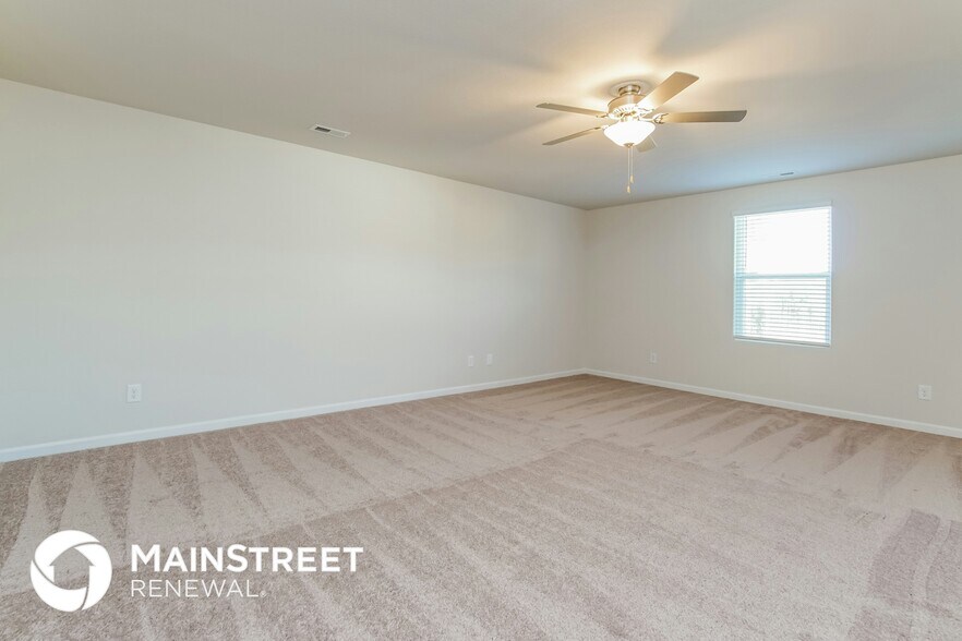 Building Photo - 216 Indian Summer St