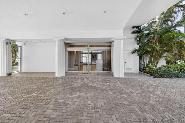 Building Photo - 1801 S Flagler Dr