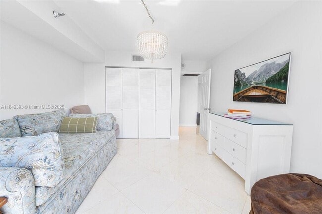 Building Photo - 3500 Mystic Pointe Dr