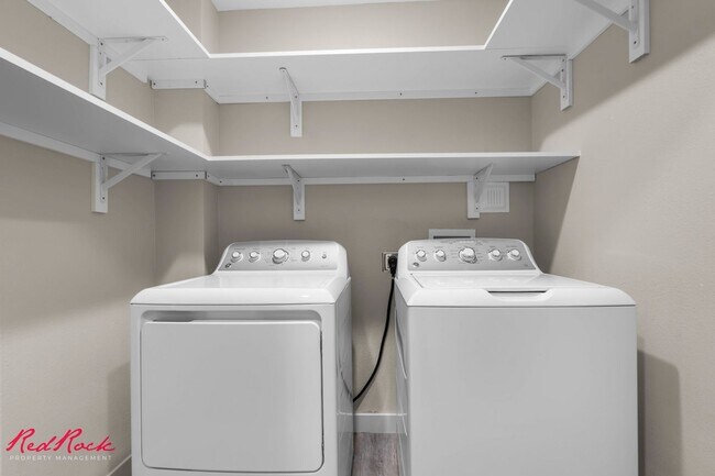 Building Photo - 2 Bedroom Condo in the Heart of St. George!