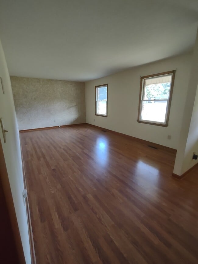 Building Photo - 1304 Theodore Rd