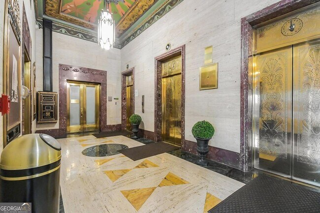 Building Photo - 32 Peachtree St SW