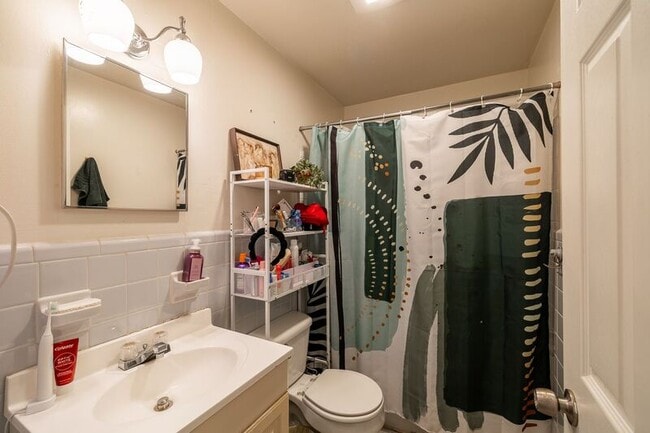 Building Photo - 2019 S Lumpkin St